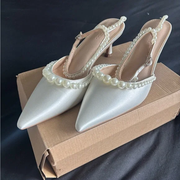White Pearl-Embellished Women's Heels - Picture 3 of 6